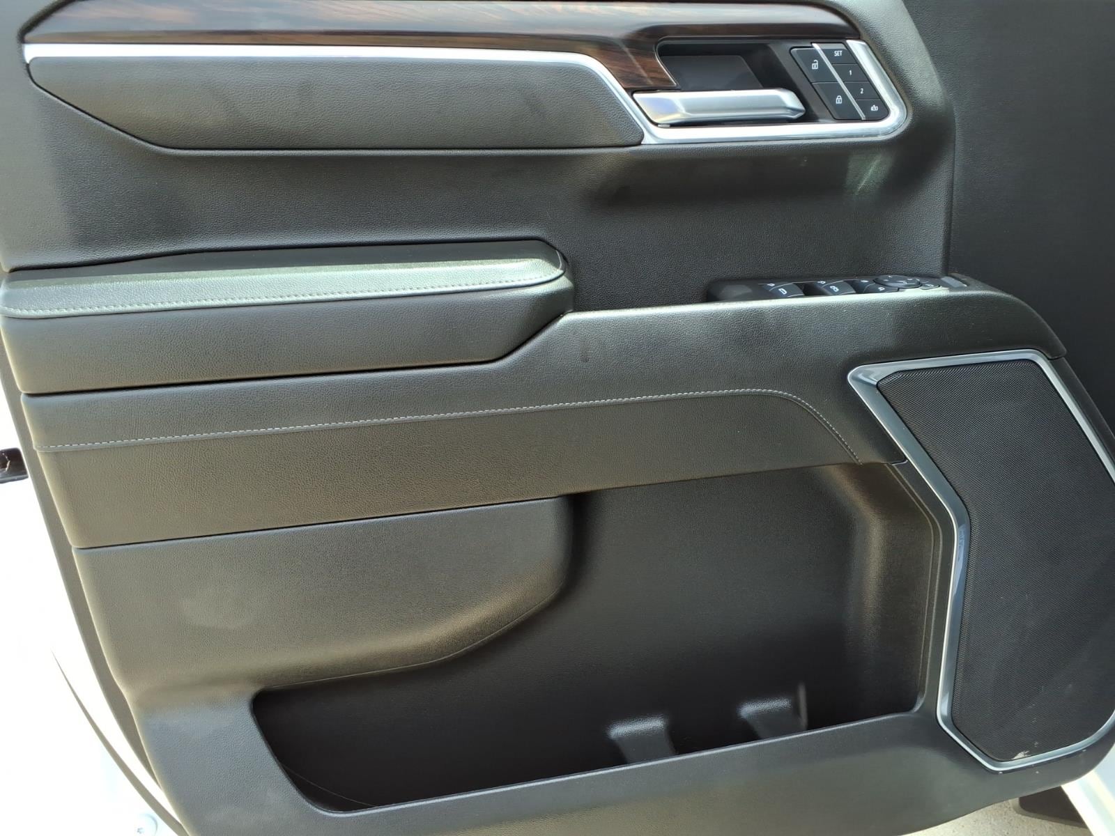 2025 GMC Sierra 1500 SLT - Photo 14