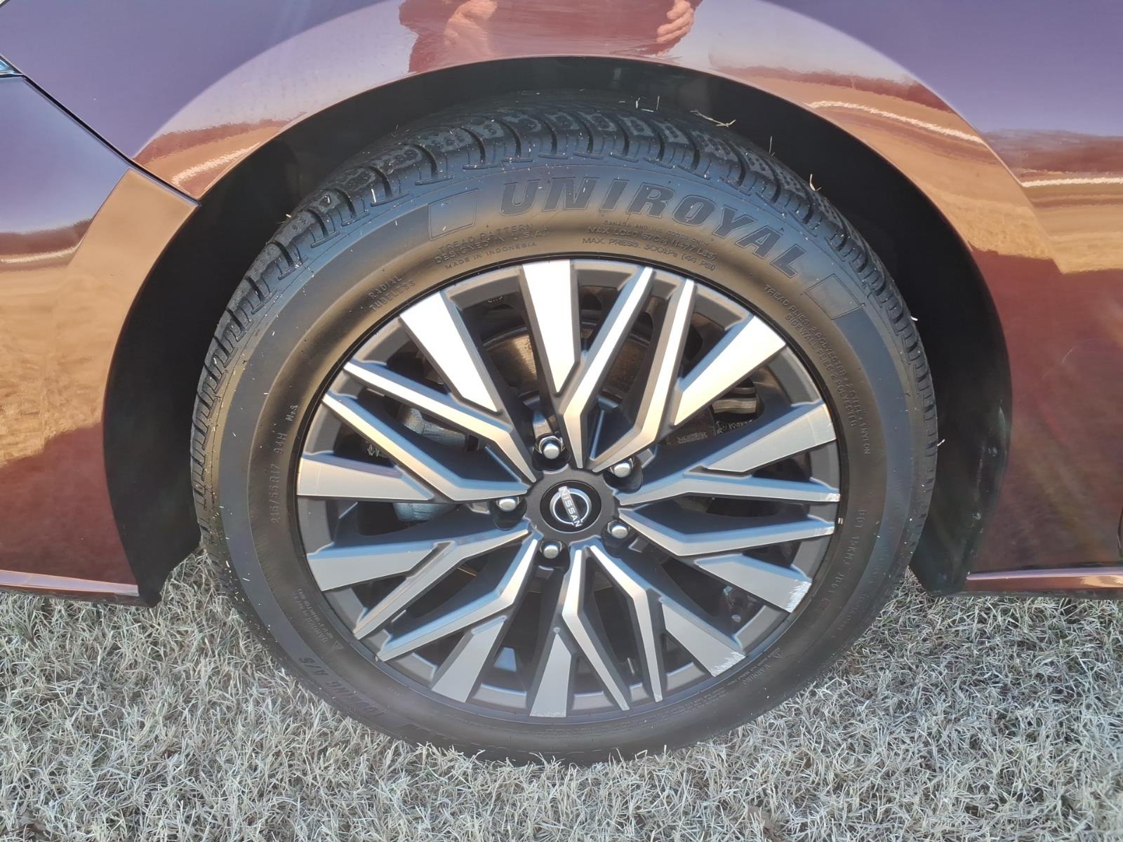 2024 Nissan Altima SV - Photo 8