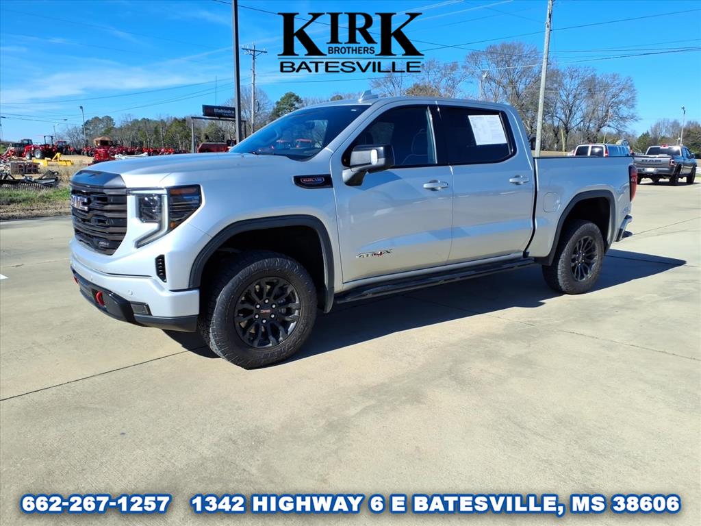 2022 GMC Sierra Base's photo
