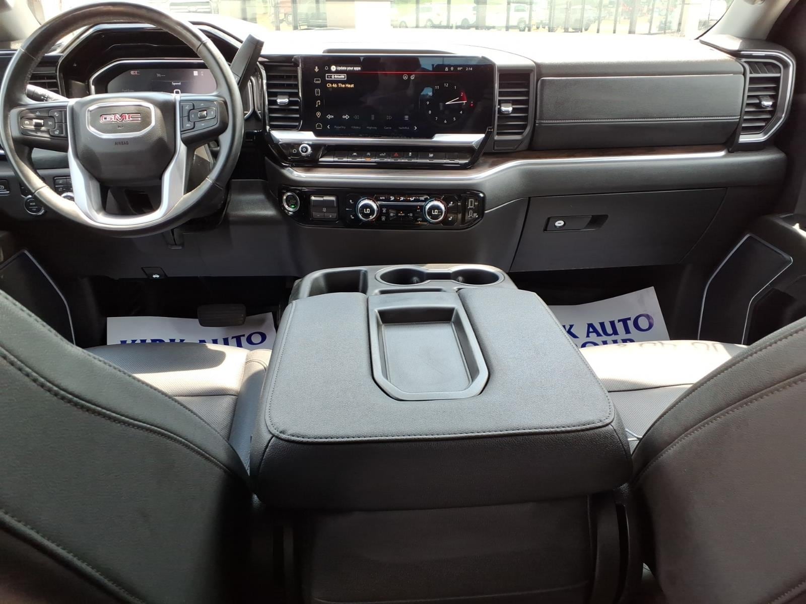 2025 GMC Sierra 1500 SLT - Photo 13
