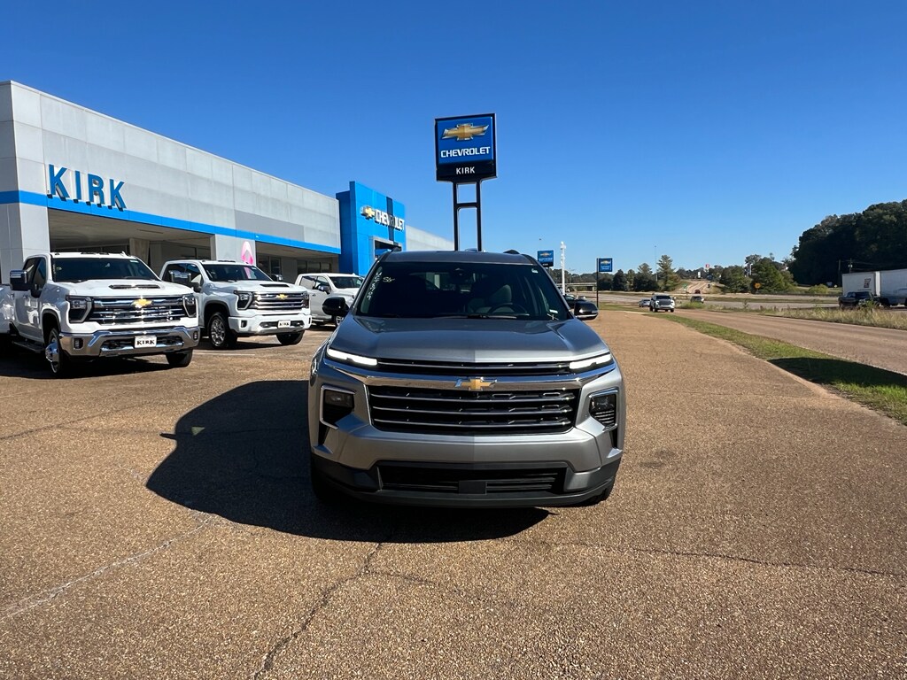 Used 2025 Chevrolet Traverse LT SUV