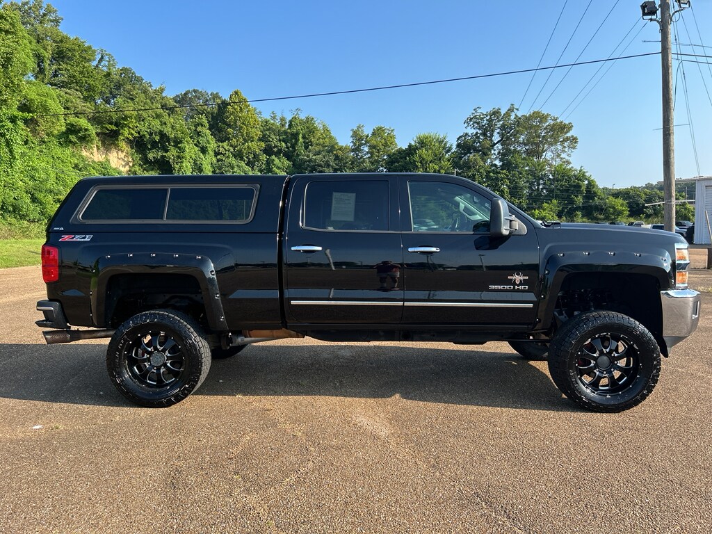 2015 Chevrolet Silverado 3500HD LTZ photo 4