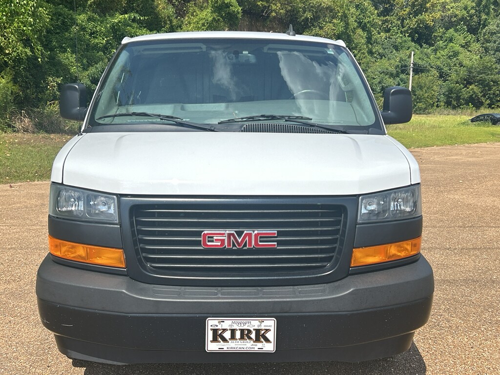 2023 Gmc Savana Cargo 2500 photo 3