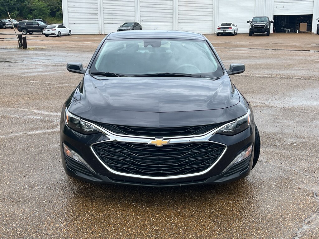 2023 Chevrolet Malibu 1LT photo 2