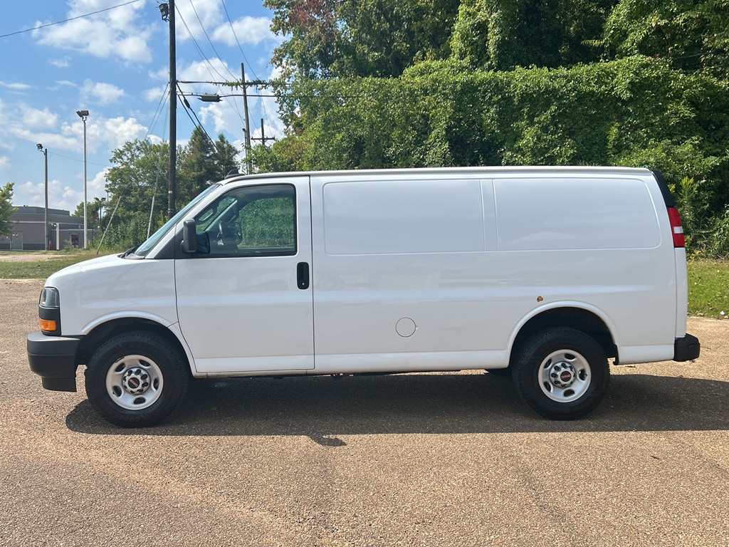 2023 GMC Savana Cargo
