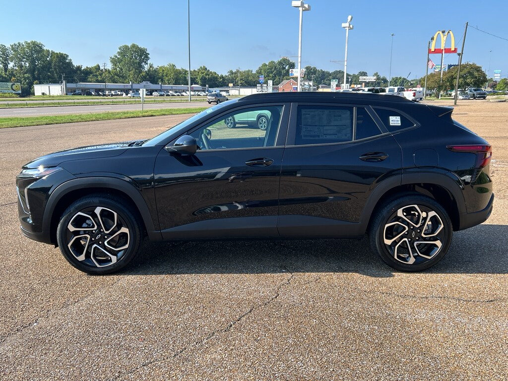 2026 Chevrolet Trax photo 2