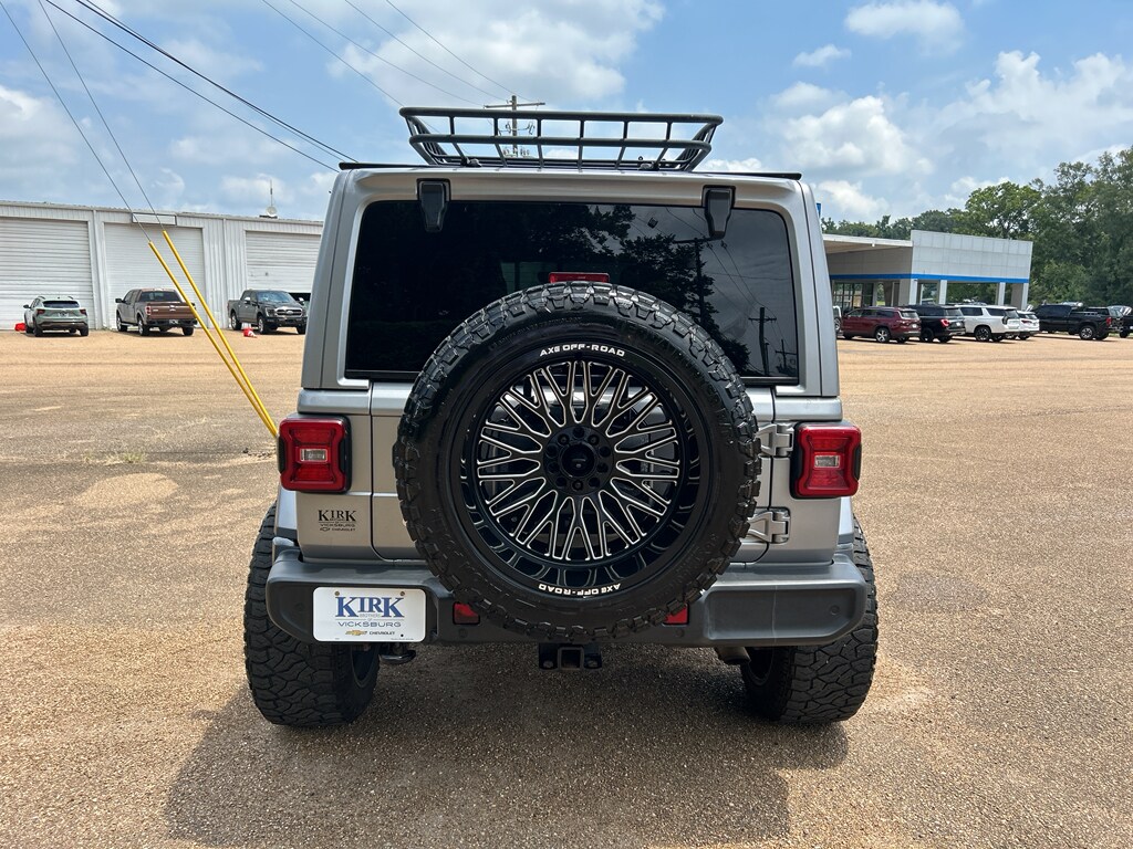 2018 Jeep Wrangler Unlimited Sahara photo 3