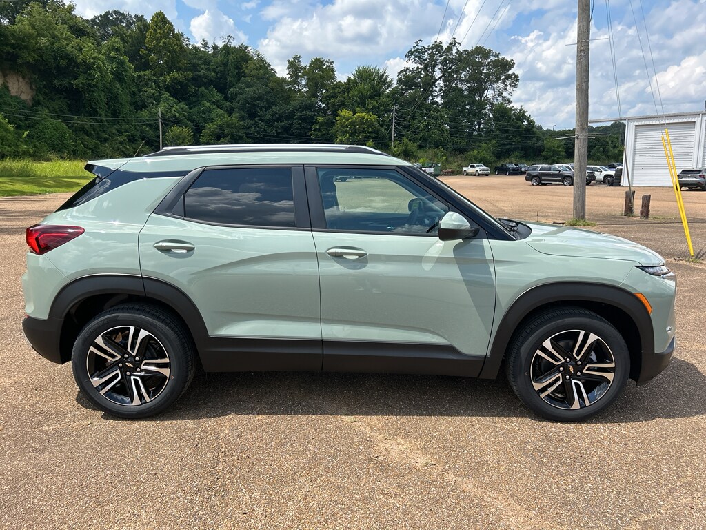 2026 Chevrolet Trailblazer LT photo 3