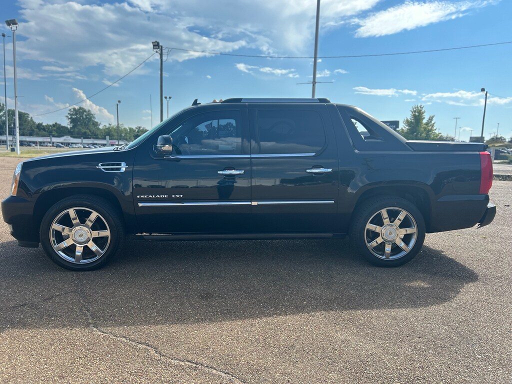 2010 Cadillac Escalade EXT Premium photo 2