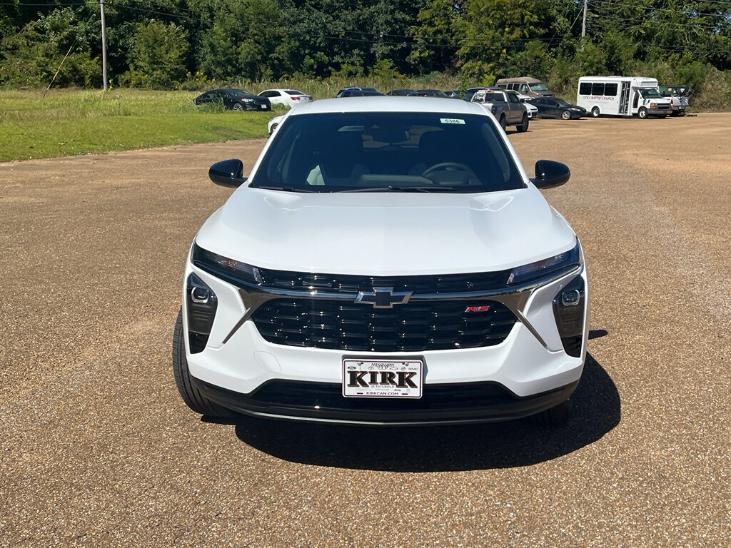 2026 Chevrolet Trax photo 2