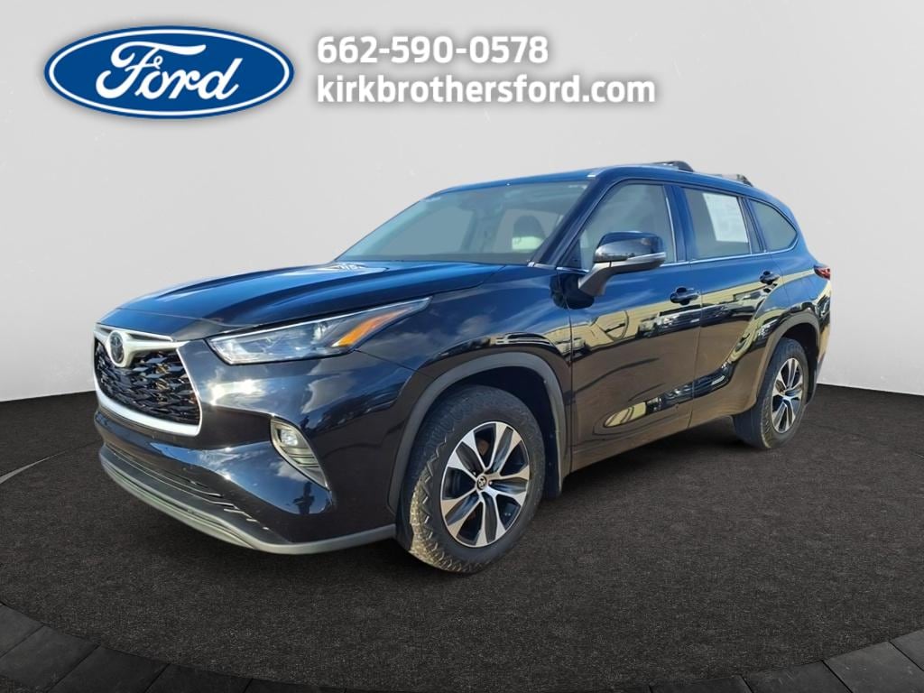 Used 2022 Toyota Highlander XLE Sport Utility