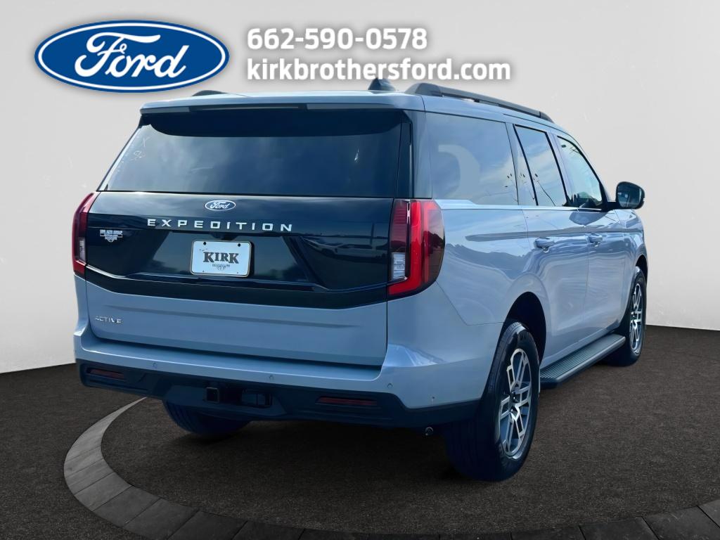 2025 Ford Expedition photo 4