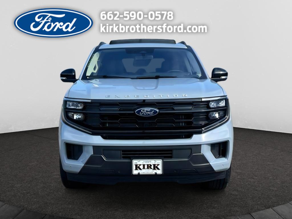 2025 Ford Expedition photo 2