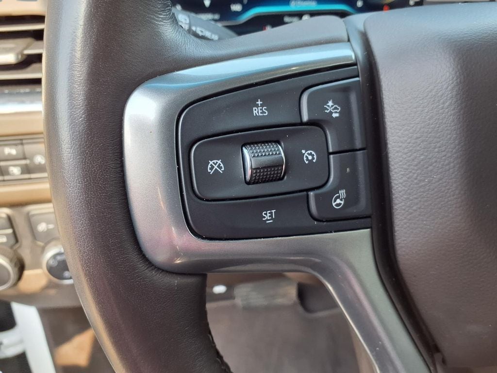 2022 Chevrolet Suburban LT - Photo 13