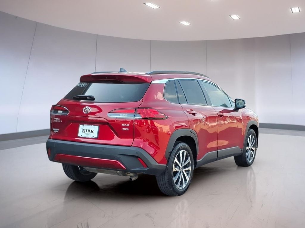 2025 Toyota Corolla Cross XLE - Photo 10