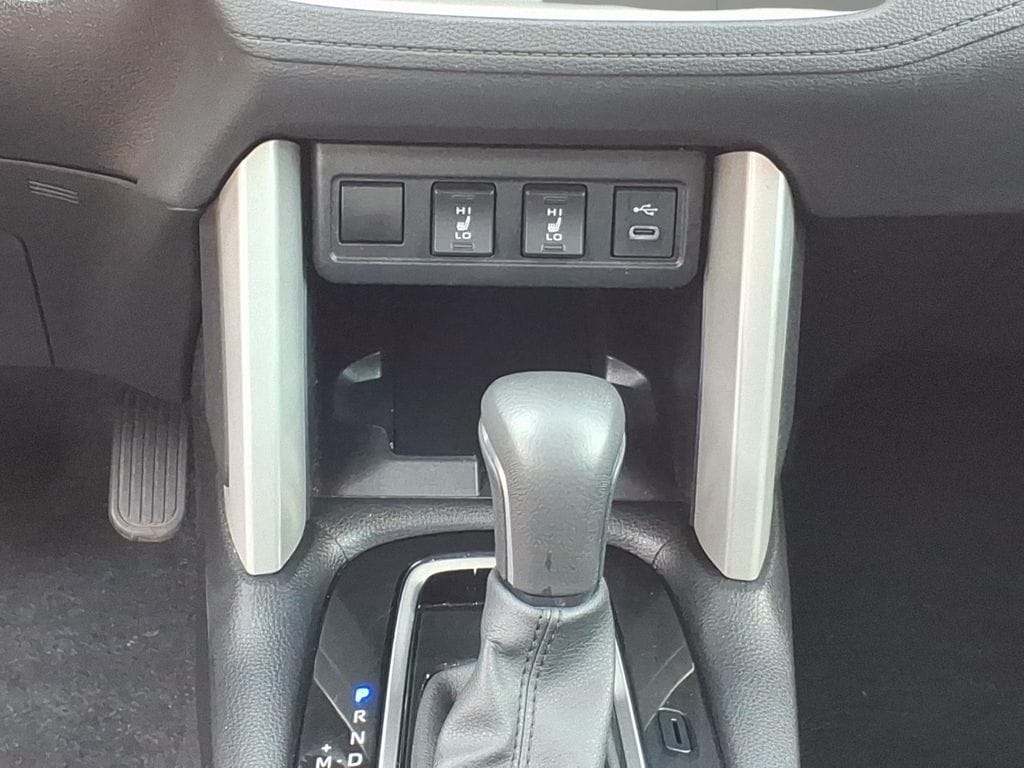 2025 Toyota Corolla Cross XLE - Photo 17