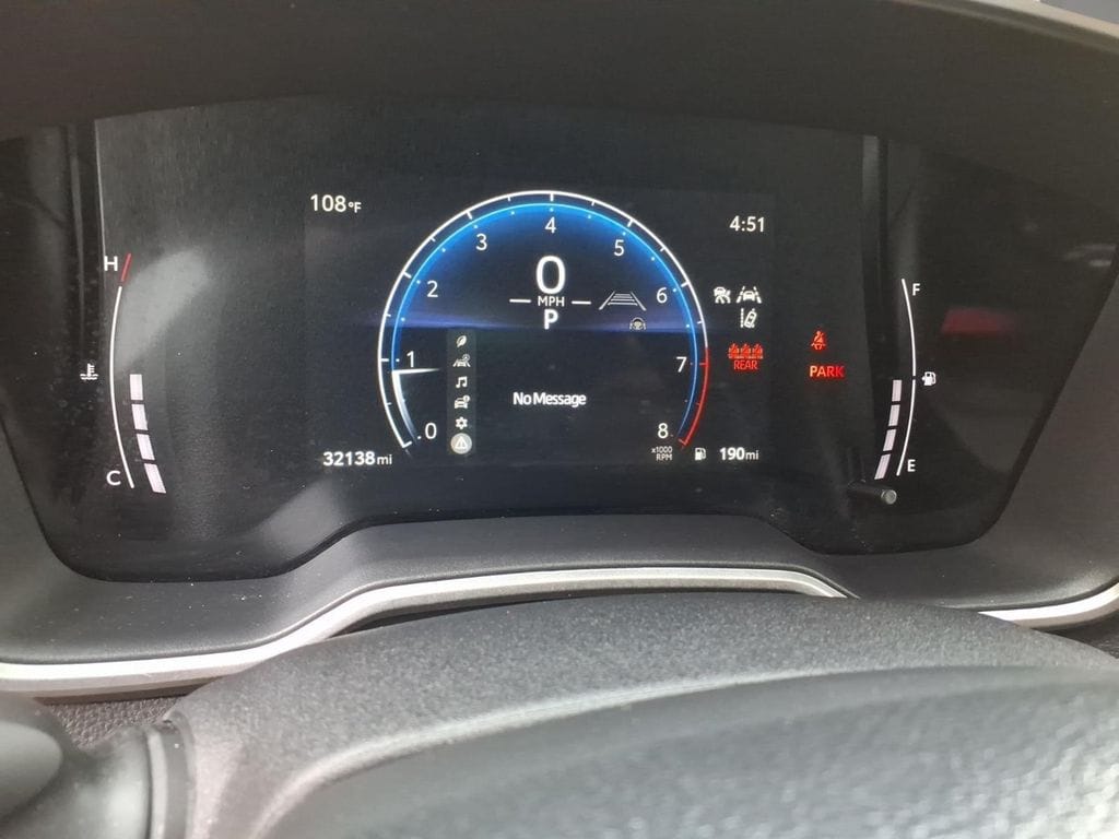 2025 Toyota Corolla Cross XLE - Photo 24