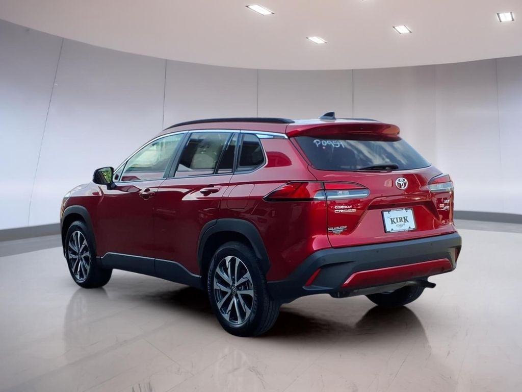 2025 Toyota Corolla Cross XLE - Photo 9
