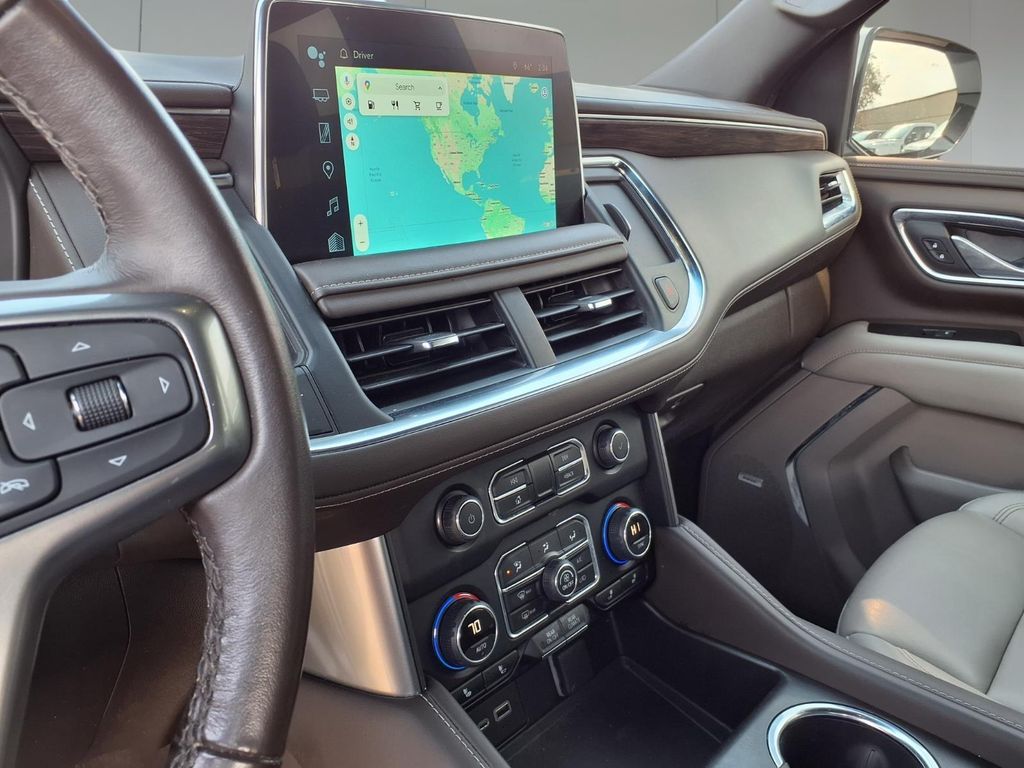 2022 Chevrolet Suburban LT - Photo 15