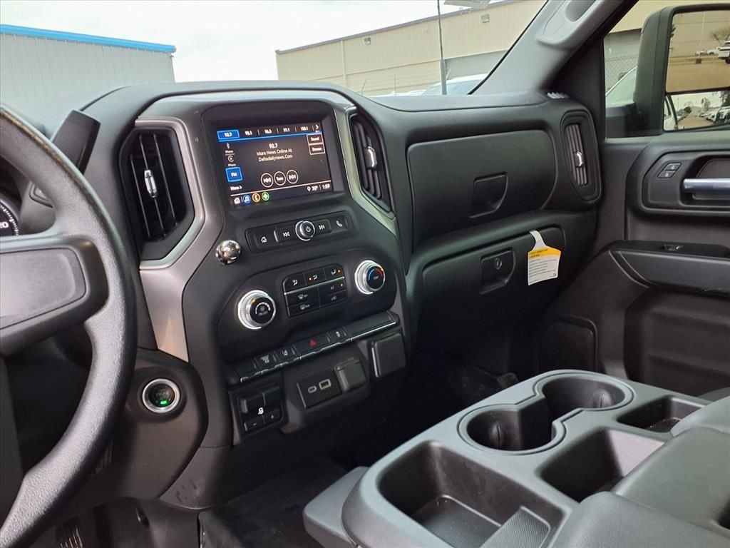 2025 GMC Sierra 3500HD Pro - Photo 11