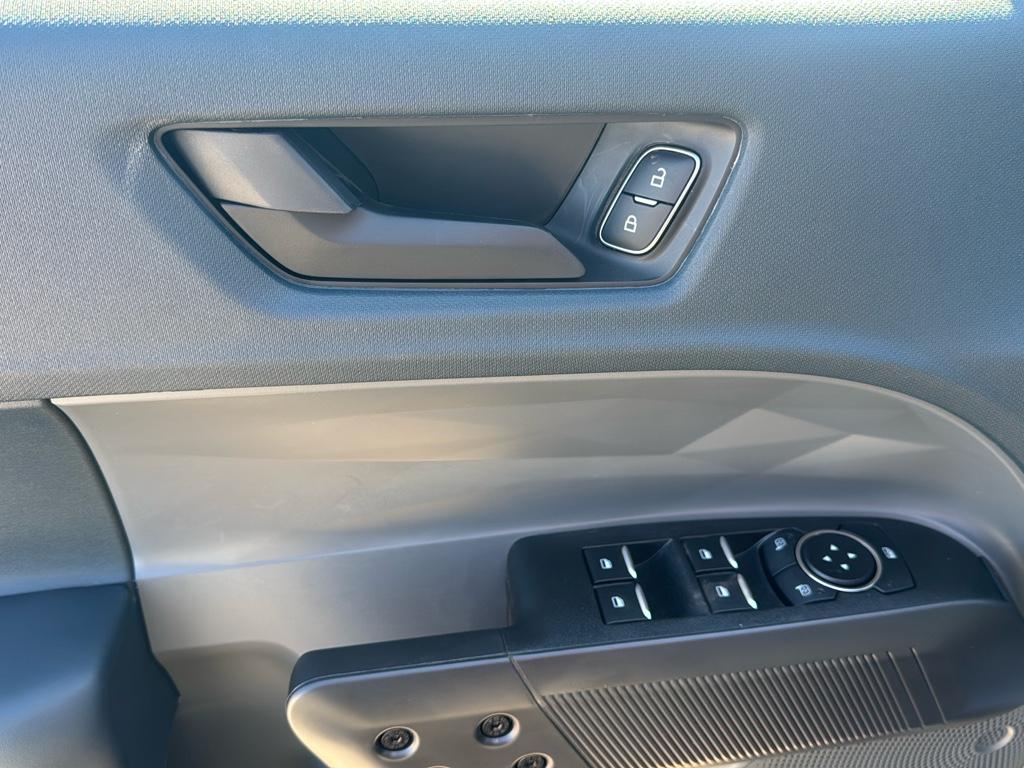 2025 Ford Maverick XLT - Photo 13
