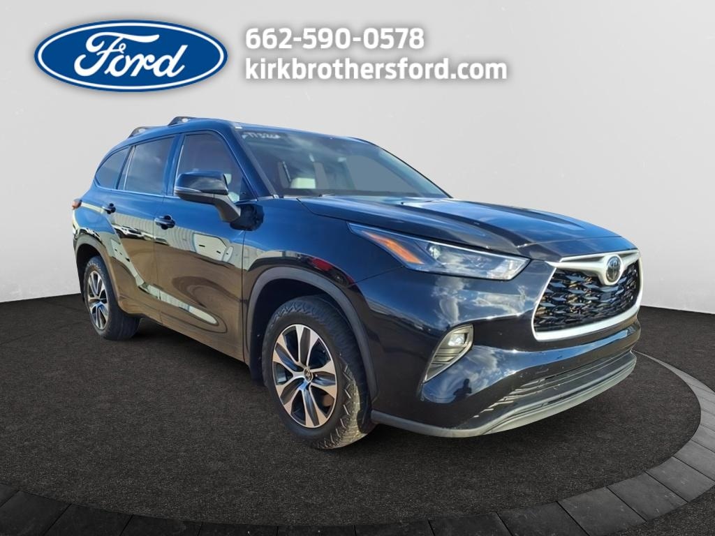 Used 2022 Toyota Highlander XLE Sport Utility