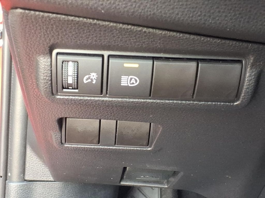2025 Toyota Corolla Cross XLE - Photo 21