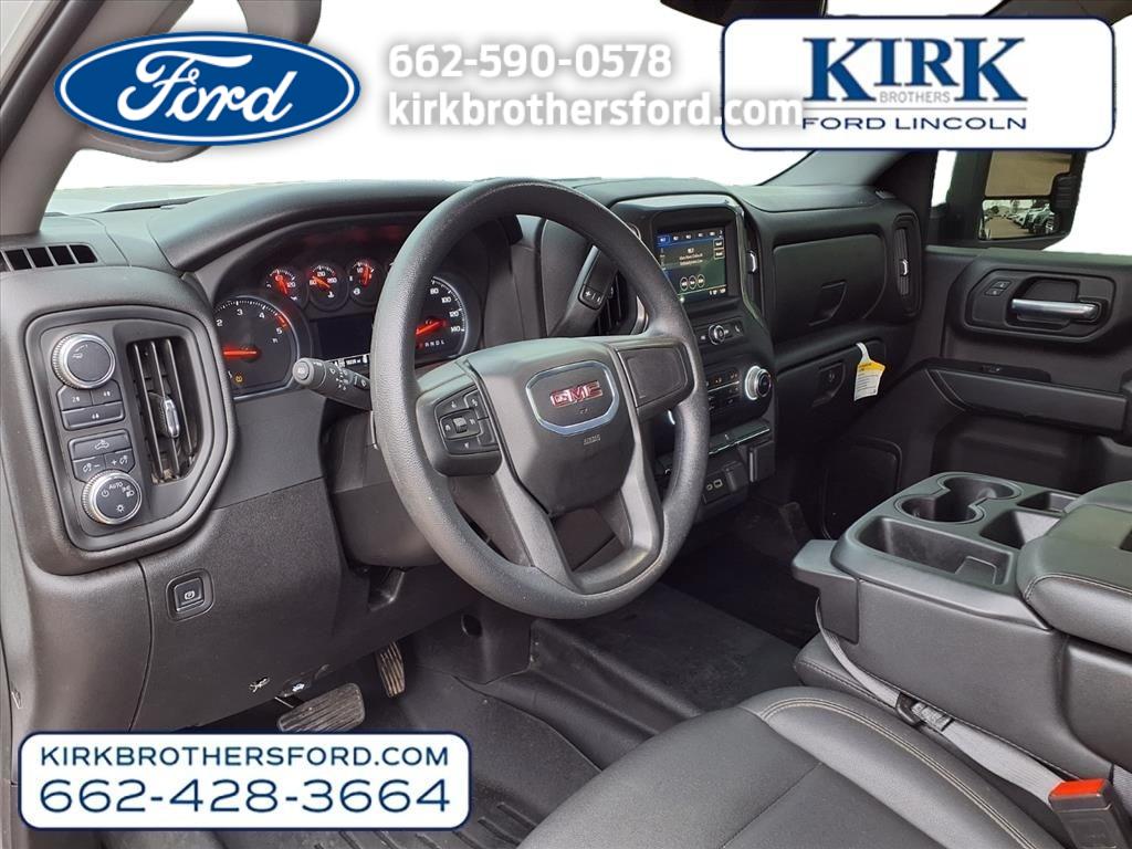 2025 GMC Sierra 3500HD Pro - Photo 7