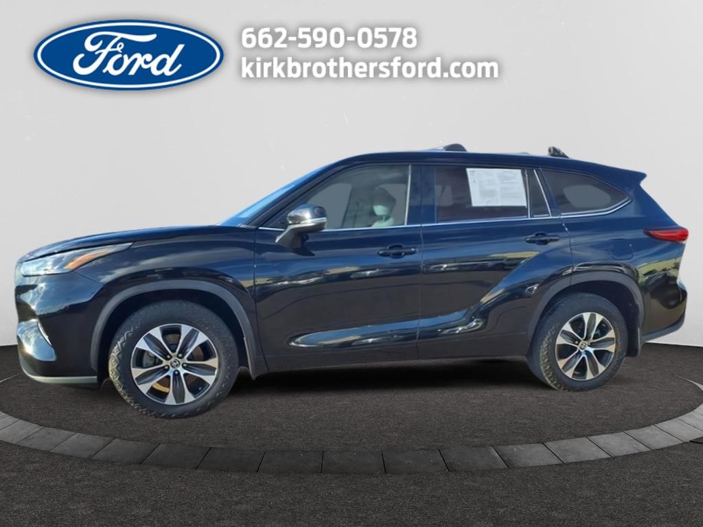 Used 2022 Toyota Highlander XLE Sport Utility