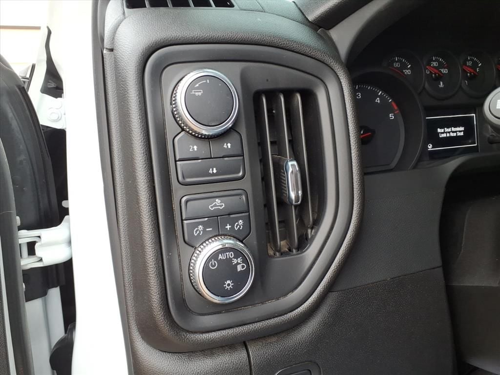 2025 GMC Sierra 3500HD Pro - Photo 17