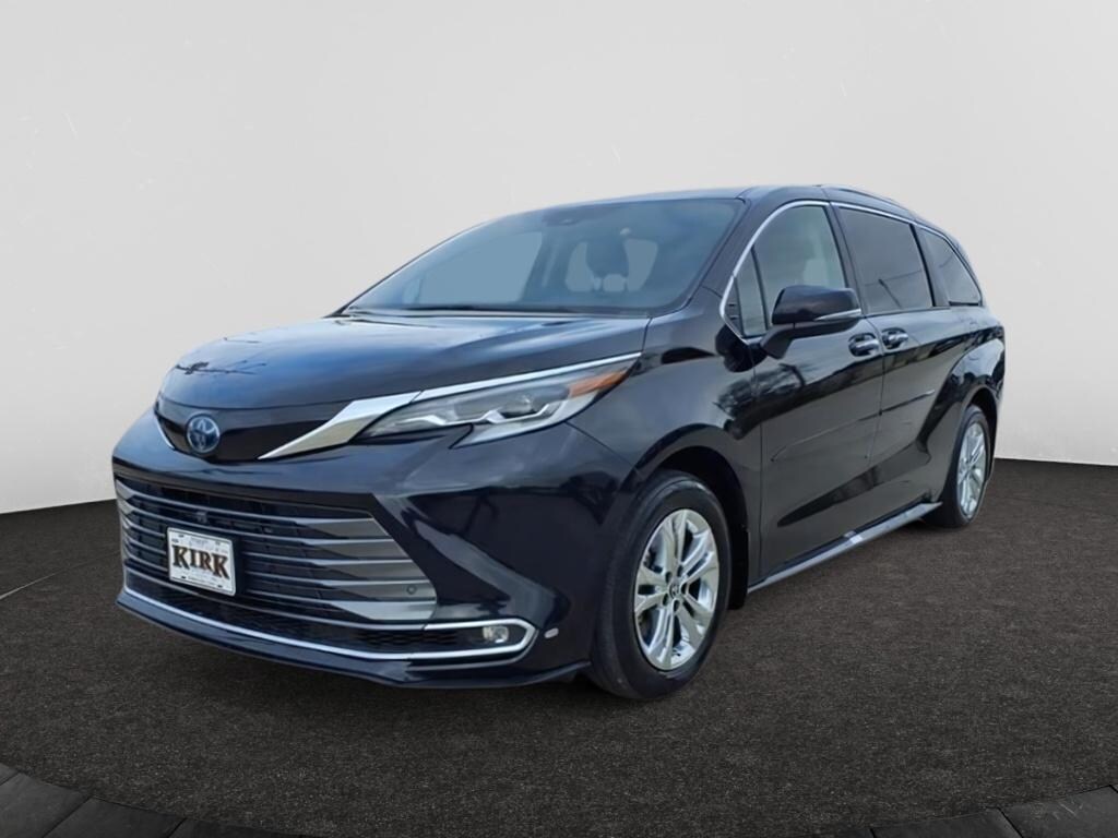 Used 2023 Toyota Sienna Platinum