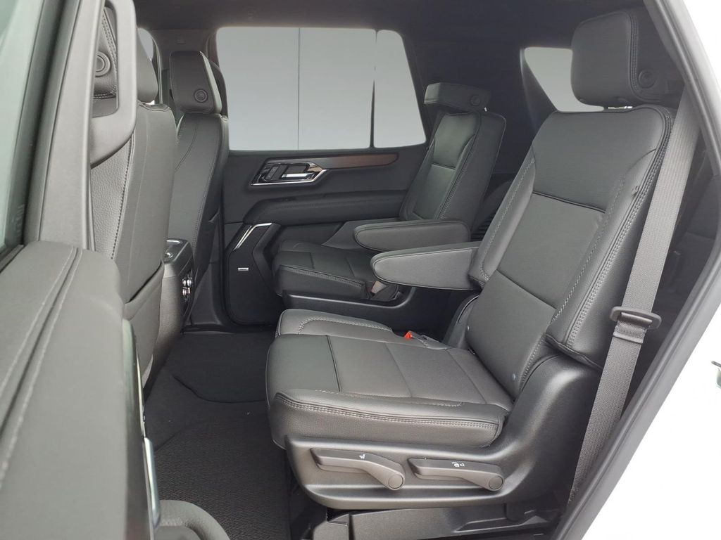 2026 GMC Yukon Denali - Photo 13