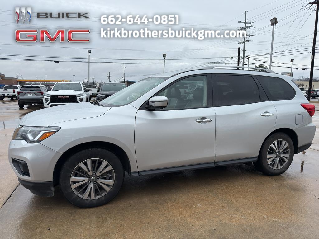 2019 Nissan Pathfinder SL