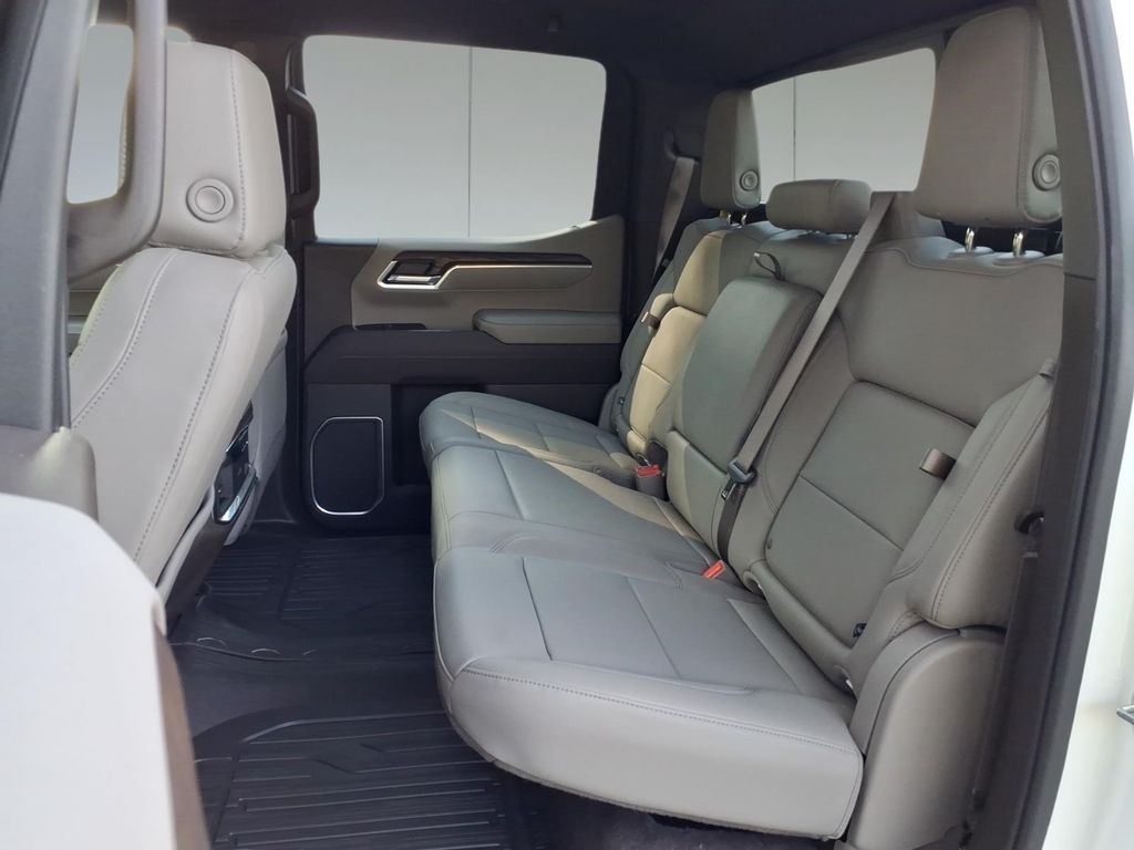 2026 GMC Sierra 1500 SLT - Photo 13
