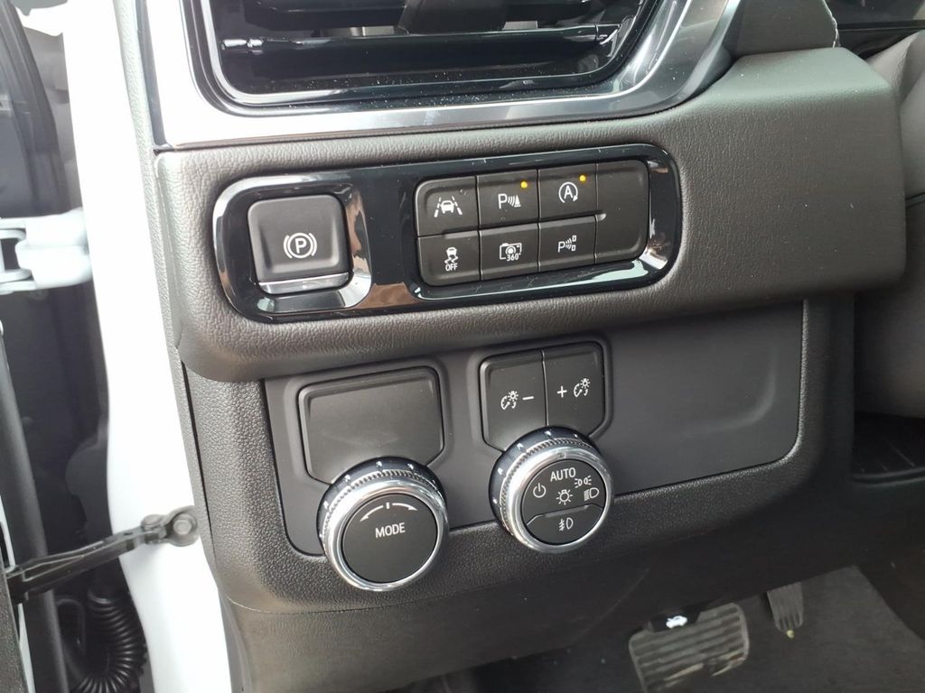2026 GMC Yukon Denali - Photo 19