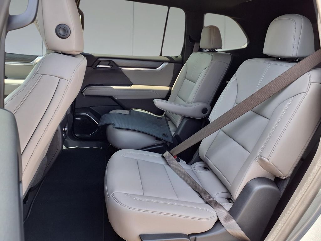 2026 GMC Acadia Elevation - Photo 12