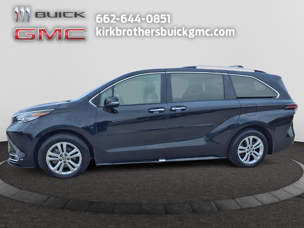 Used 2023 Toyota Sienna Platinum