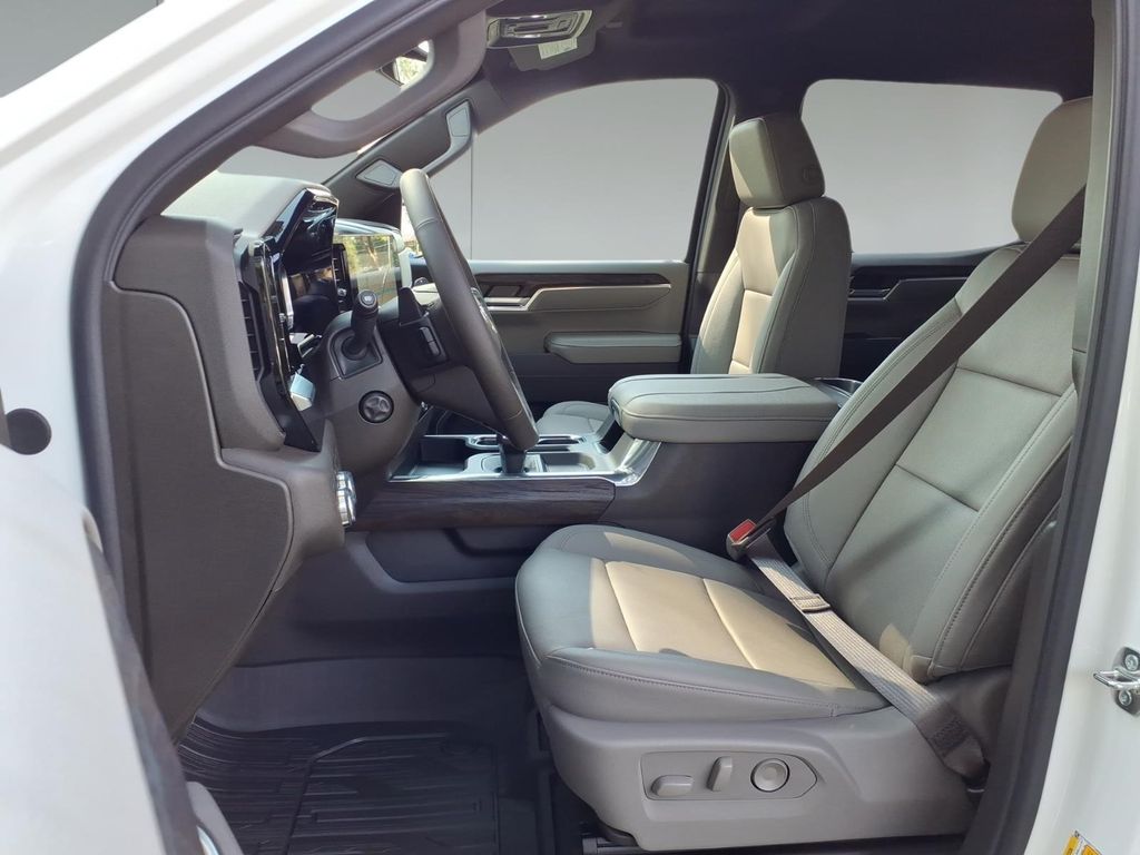 2026 GMC Sierra 1500 SLT - Photo 16