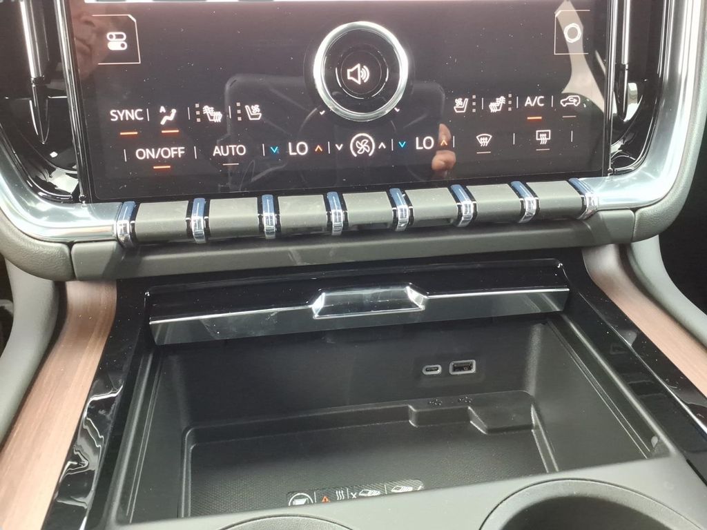 2026 GMC Yukon Denali - Photo 24