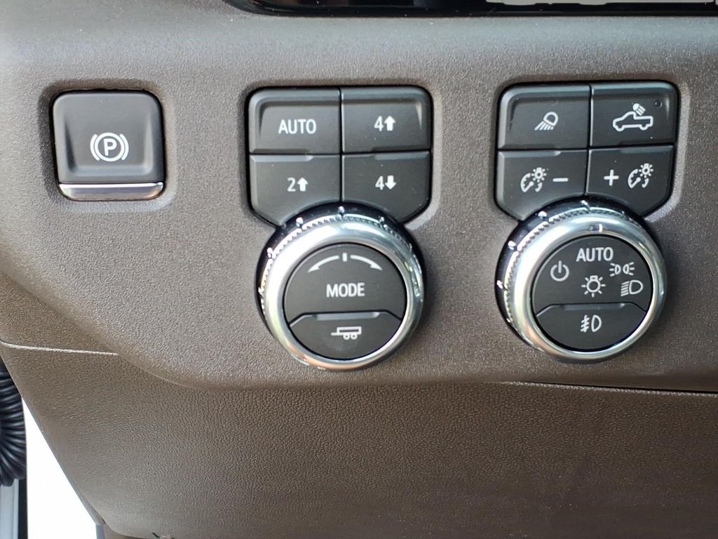 2026 GMC Sierra 1500 SLT - Photo 18