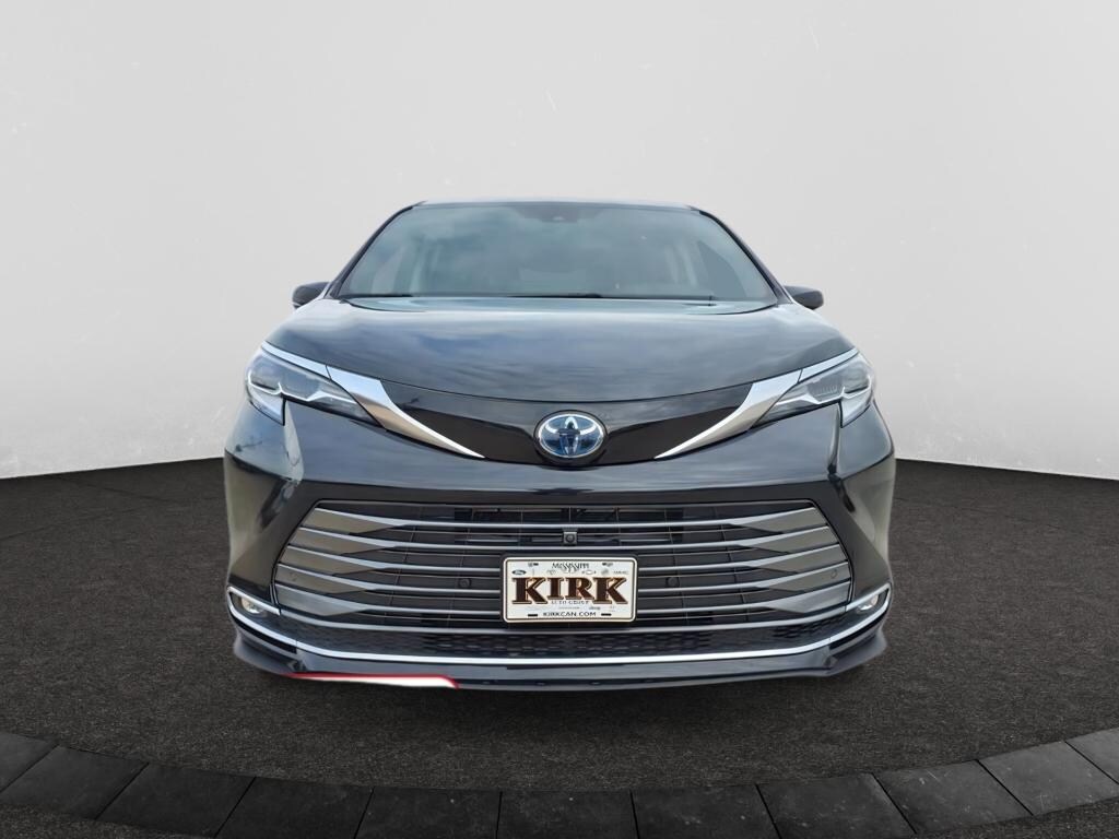 Used 2023 Toyota Sienna Platinum