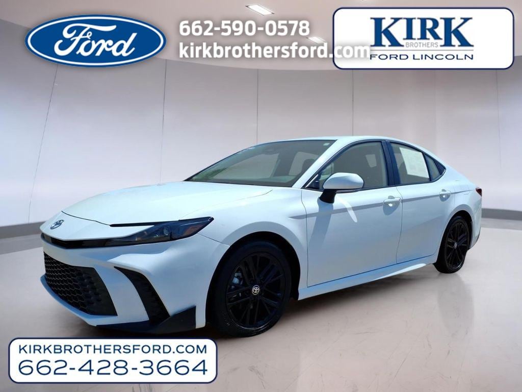 Used 2025 Toyota Camry Hybrid SE Sedan