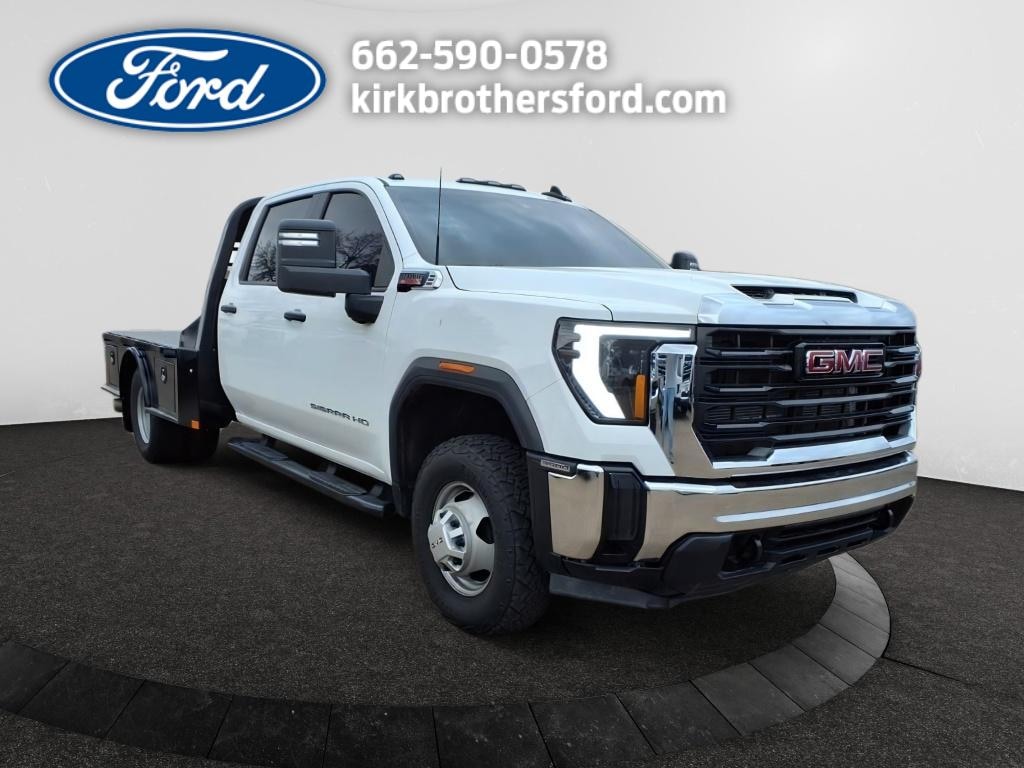 Used 2025 GMC Sierra Pro Crew Cab