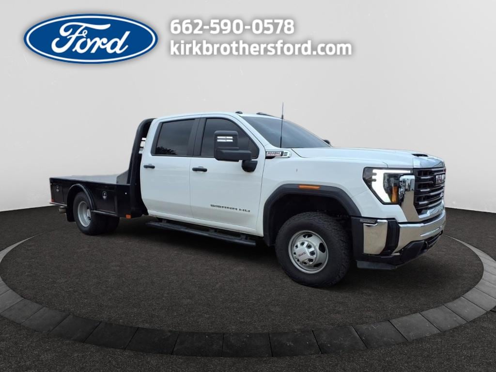 Used 2025 GMC Sierra Pro Crew Cab