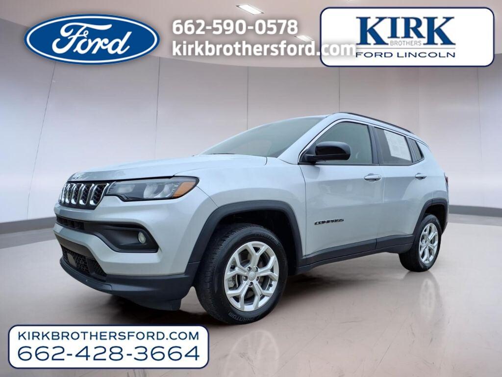 Used 2024 Jeep Compass Latitude Sport Utility