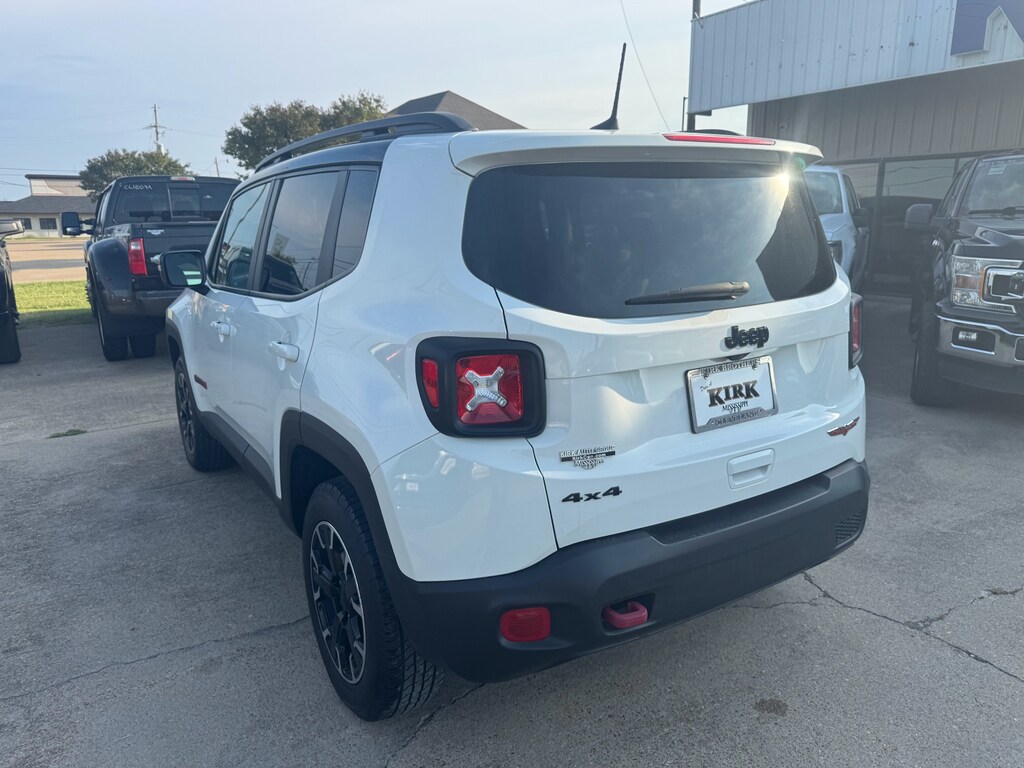 2023 Jeep Renegade Trailhawk photo 3