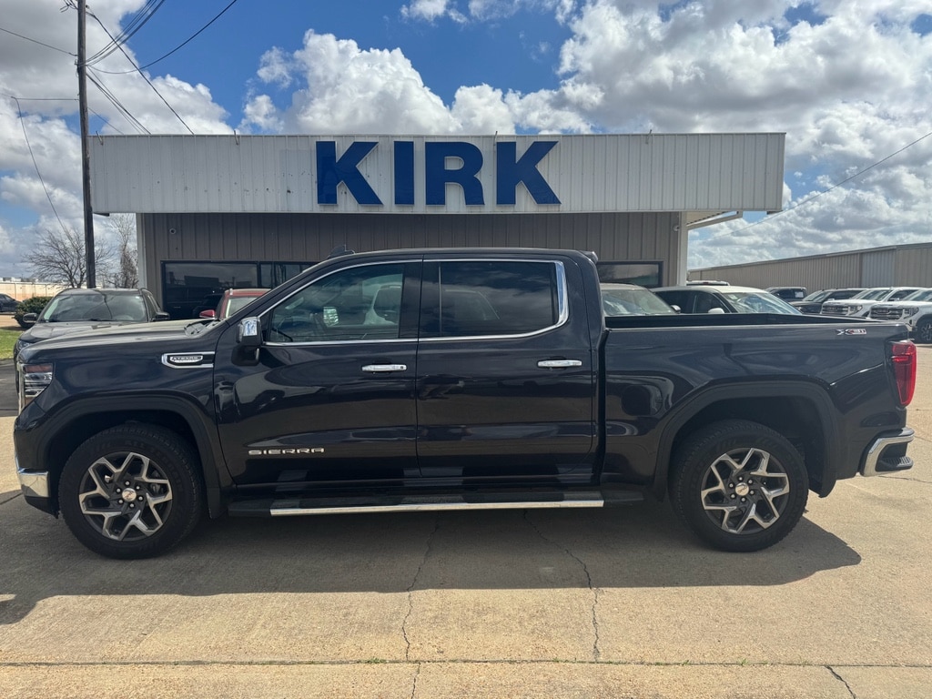 Used 2023 GMC Sierra SLT Cab; Crew