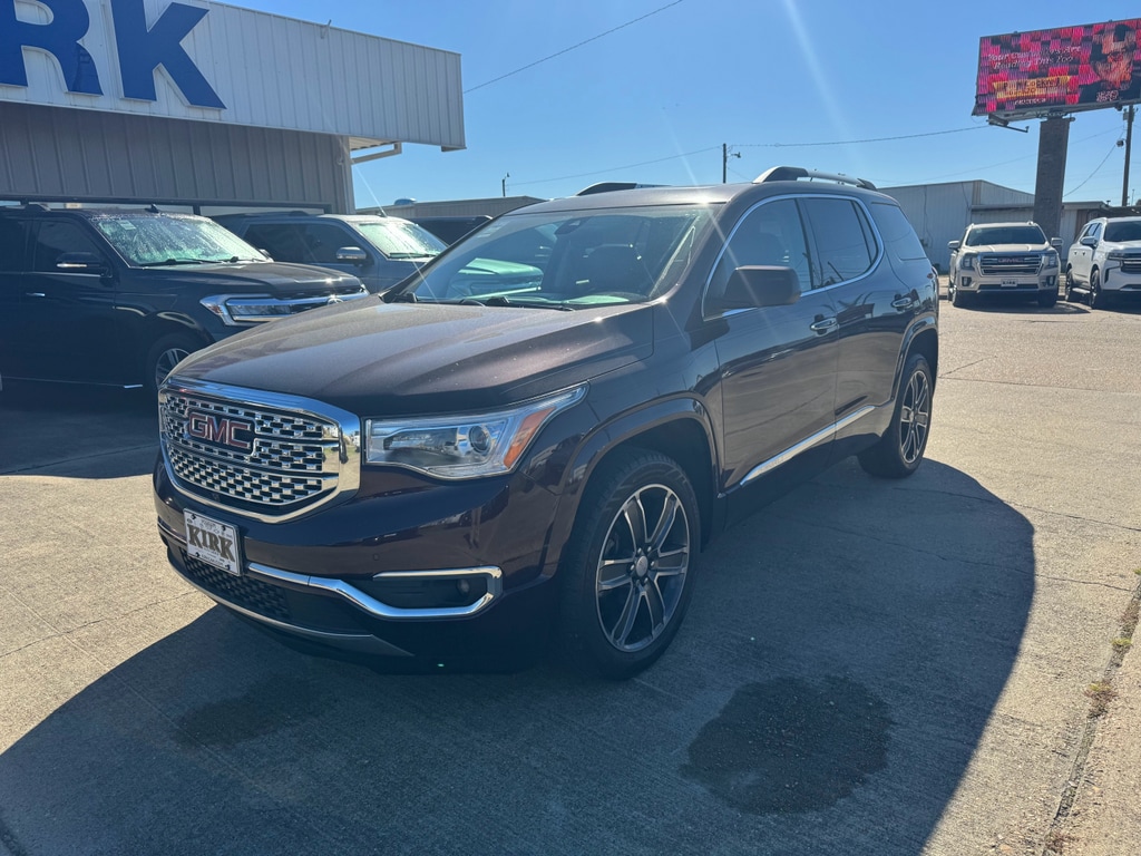 2017 GMC Acadia Denali's photo