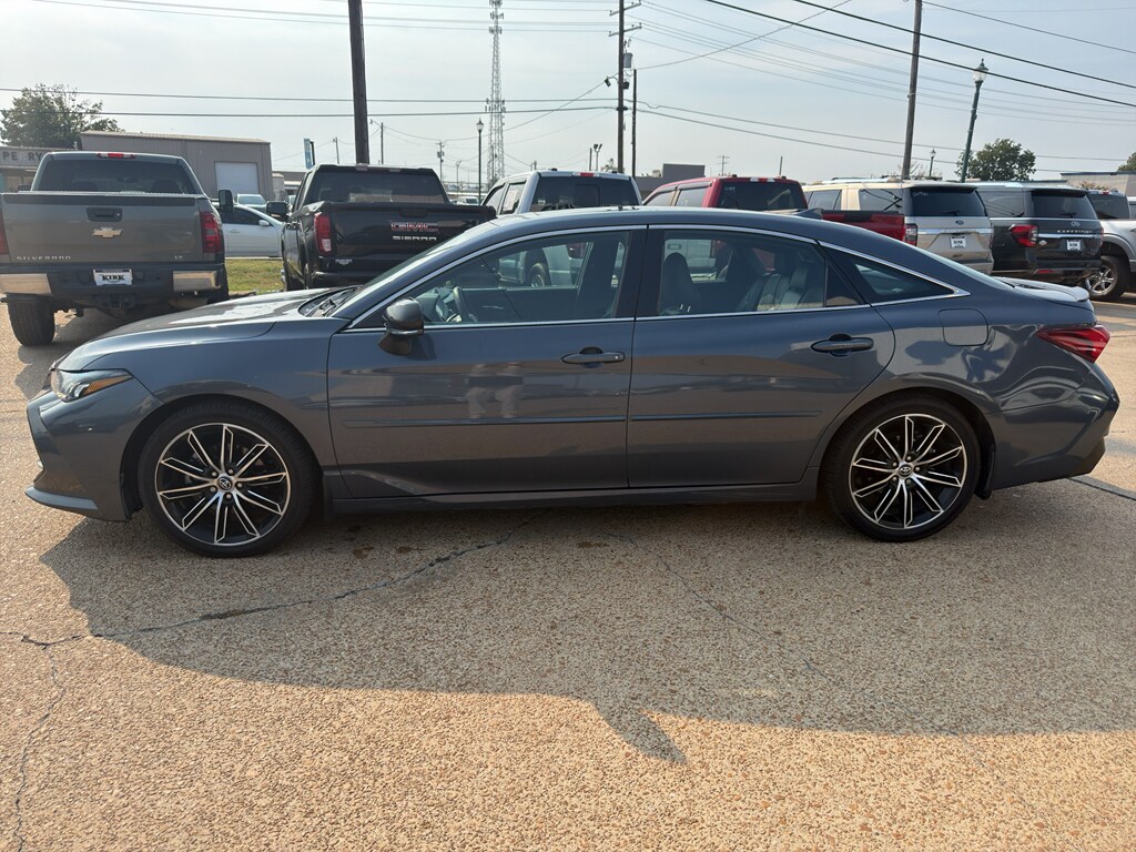 Used 2020 Toyota Avalon XSE Sedan