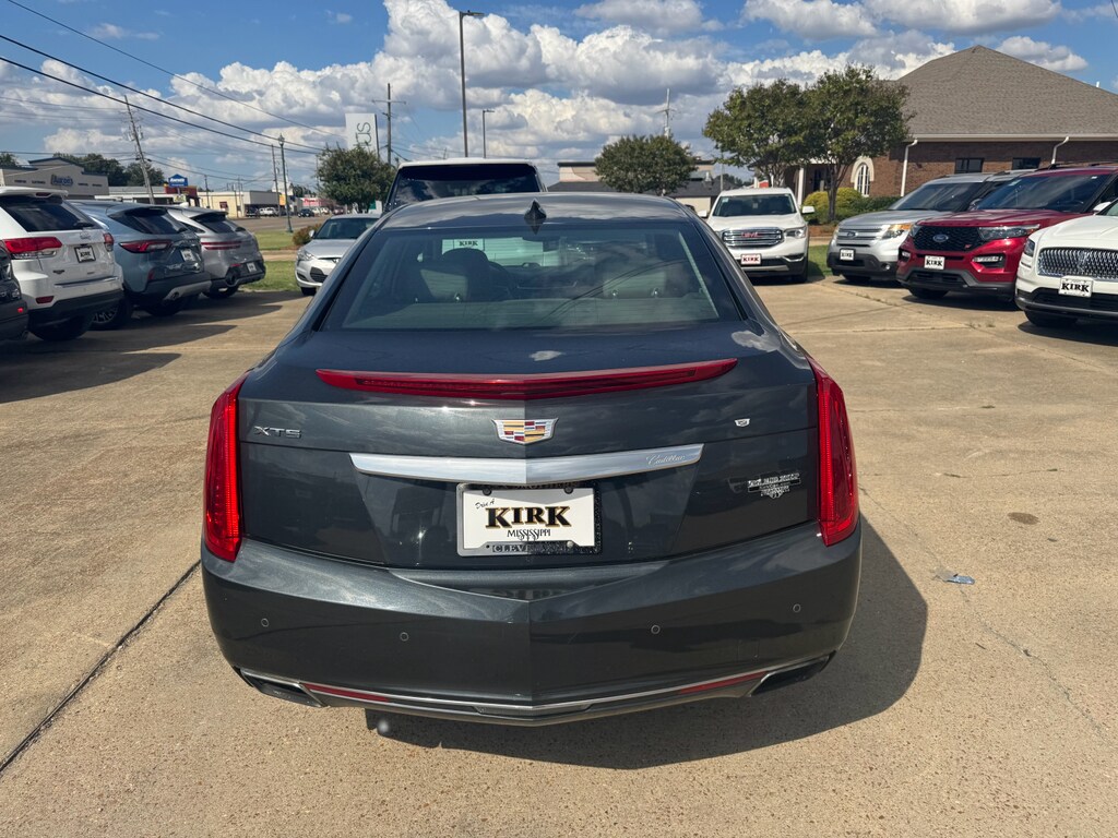 2016 Cadillac XTS Luxury photo 4